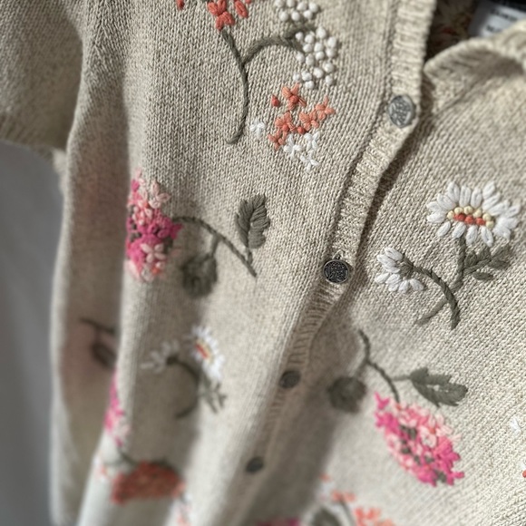 NWT flower embroidered northern reflections cardigan - Picture 9 of 13